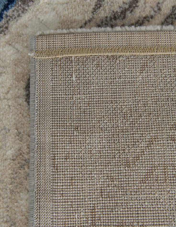 Detail image of 6' 7 x 9' 5 Oslo Rug