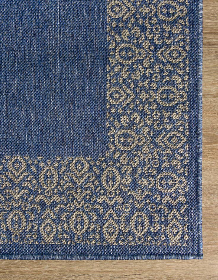 Detail image of 5' 3 x 8'  Washable Border Indoor / Outdoor Rug