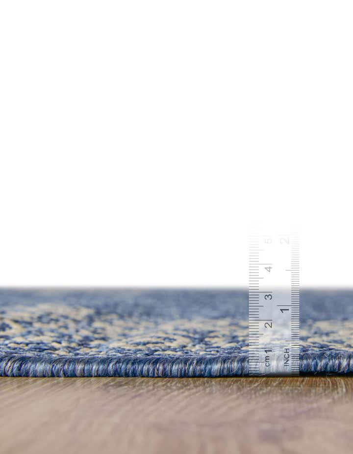 4' x 6' Easy-Clean Border Indoor / Outdoor Rug