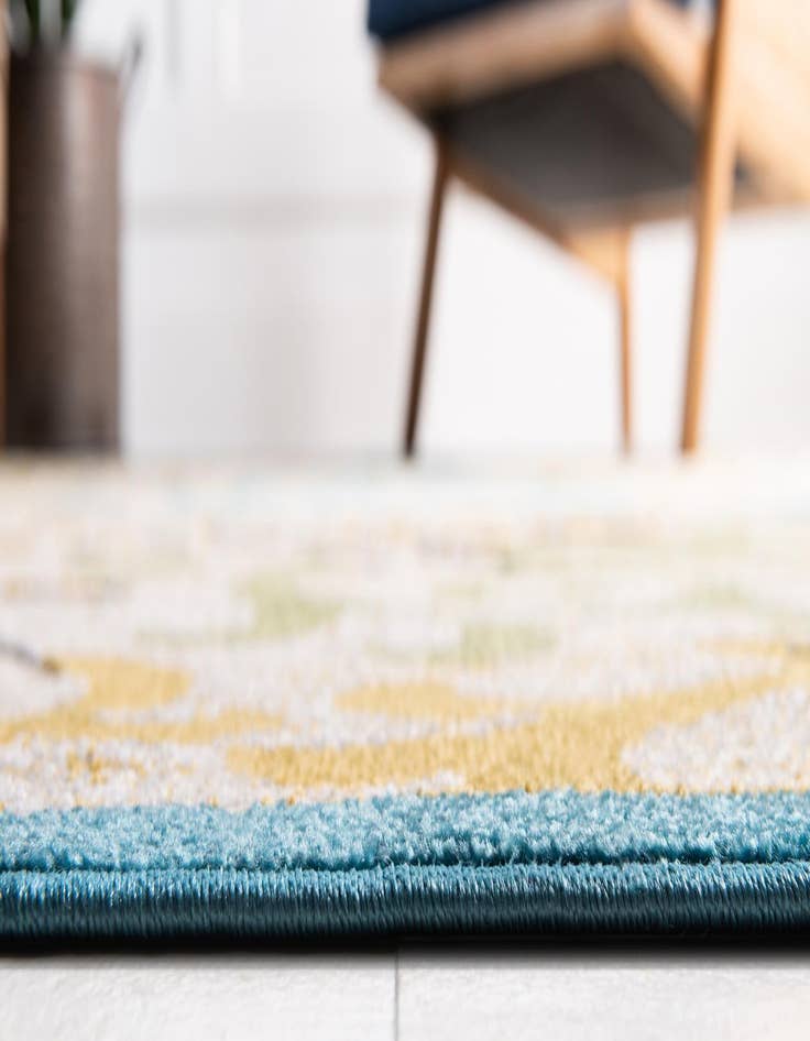 Detail image of 6' x 9'  Washable Botanical Indoor / Outdoor Rug