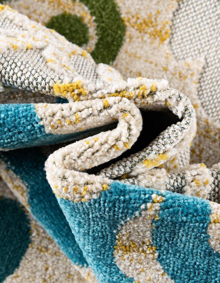 Detail image of 6' x 9'  Washable Botanical Indoor / Outdoor Rug