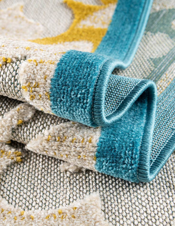 Detail image of 4' x 6' Easy-Clean Botanical Indoor / Outdoor Rug