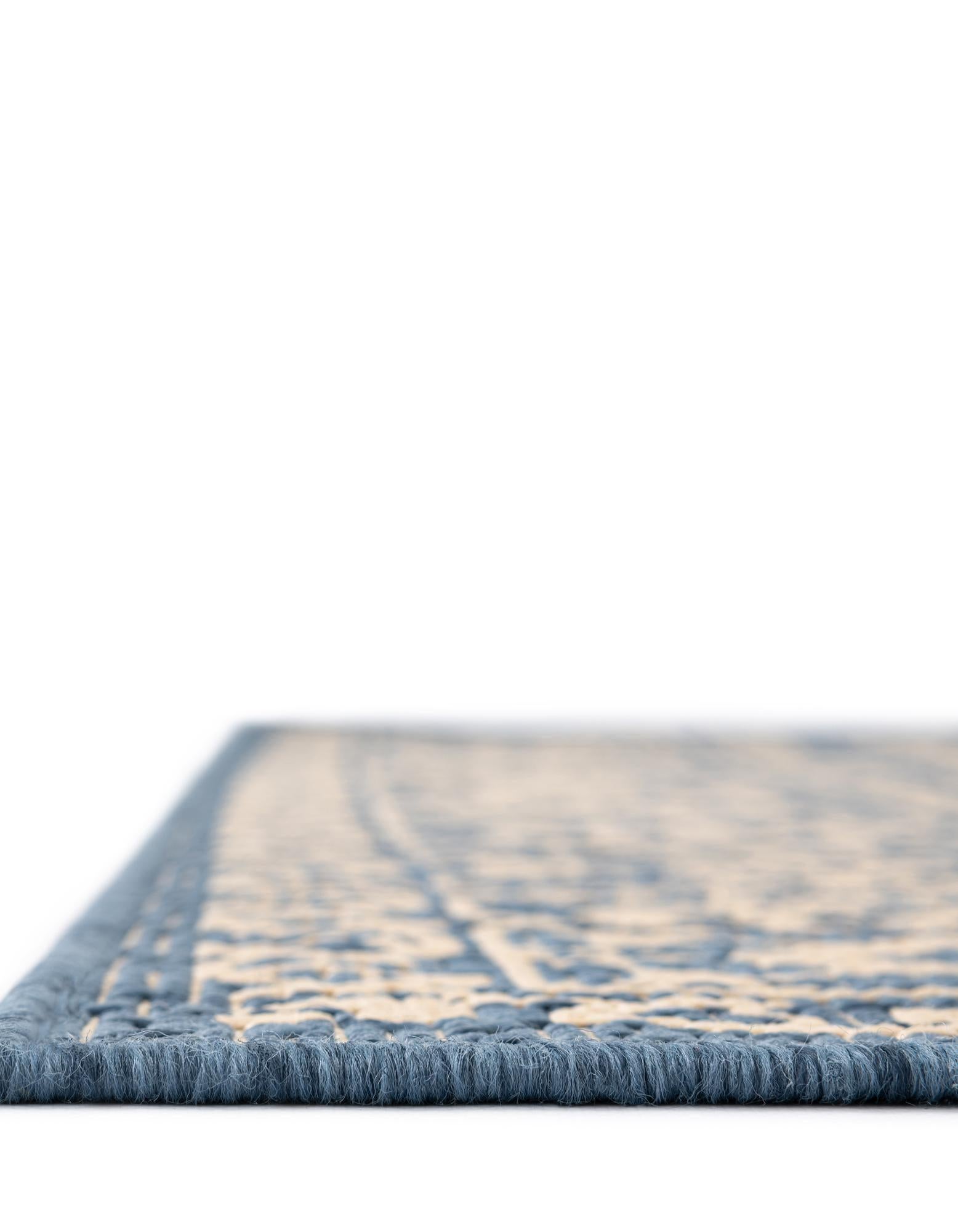 7' x 10' Easy-Clean Botanical Indoor / Outdoor Rug