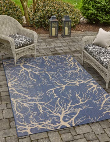 7' x 10' Easy-Clean Botanical Indoor / Outdoor Rug