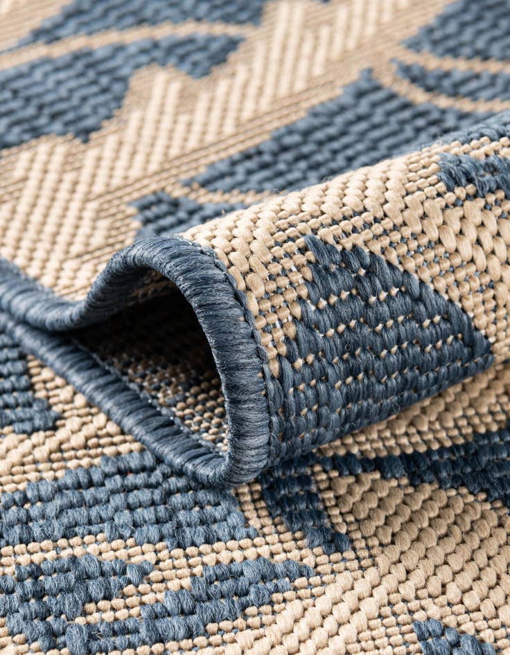 Detail image of 6' x 9' Easy-Clean Botanical Indoor / Outdoor Rug