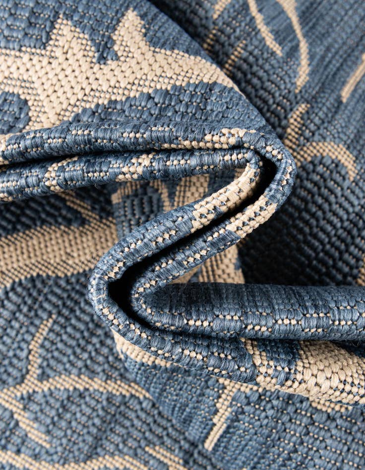 Detail image of 8' x 11' 4 Easy-Clean Botanical Indoor / Outdoor Rug