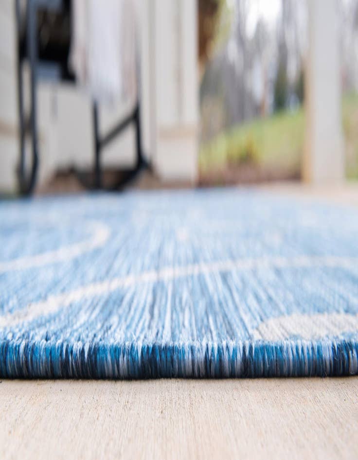 Detail image of 7' x 10' Easy-Clean Botanical Indoor / Outdoor Rug