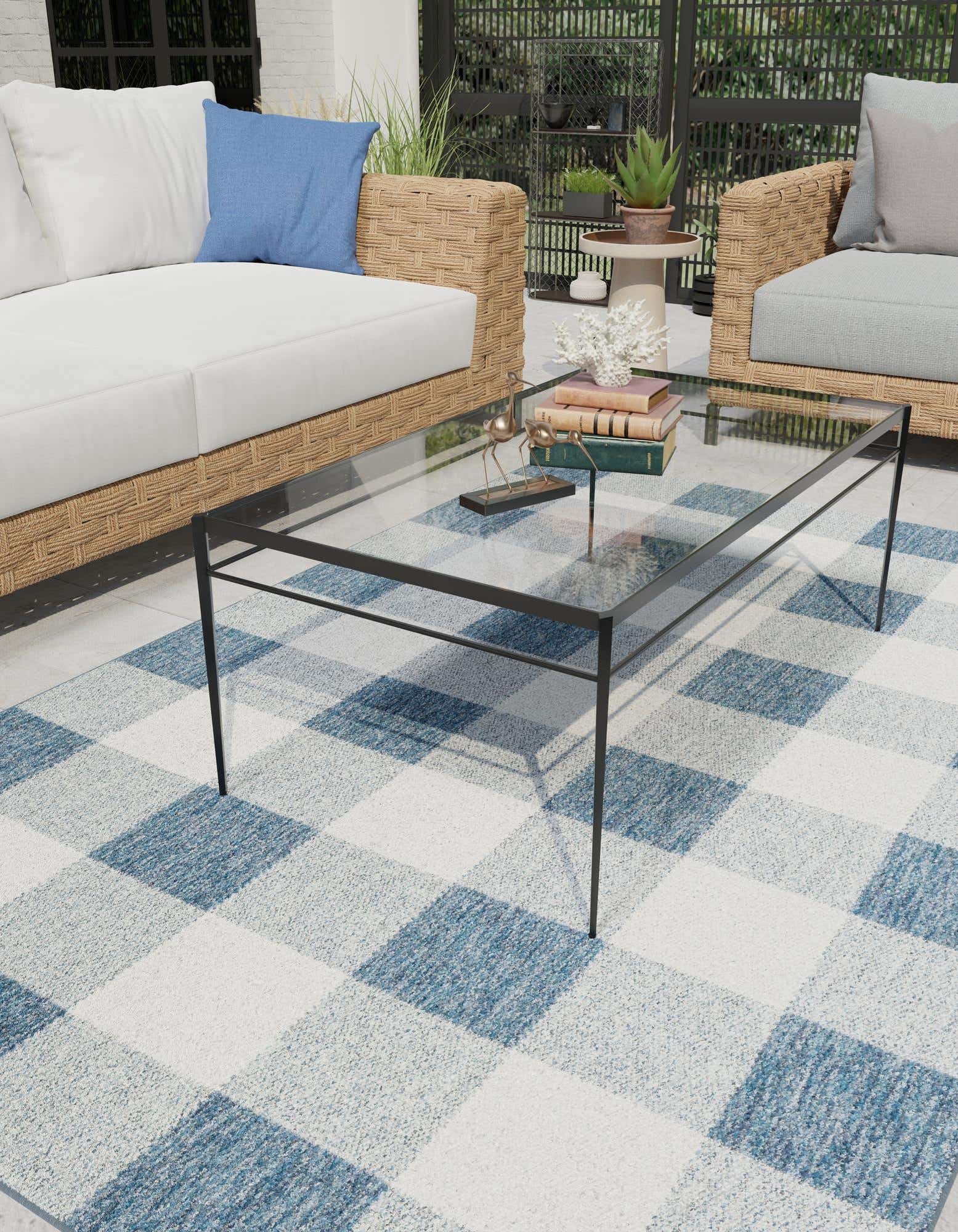 Detail image of 160cm x 215cm Checkered Indoor / Outdoor Alfombra