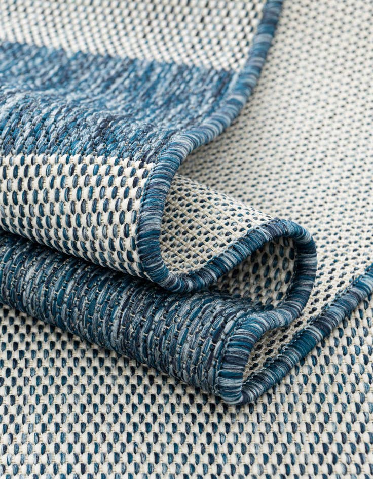 Detail image of 2' x 3' Easy-Clean Checkered Indoor / Outdoor Rug