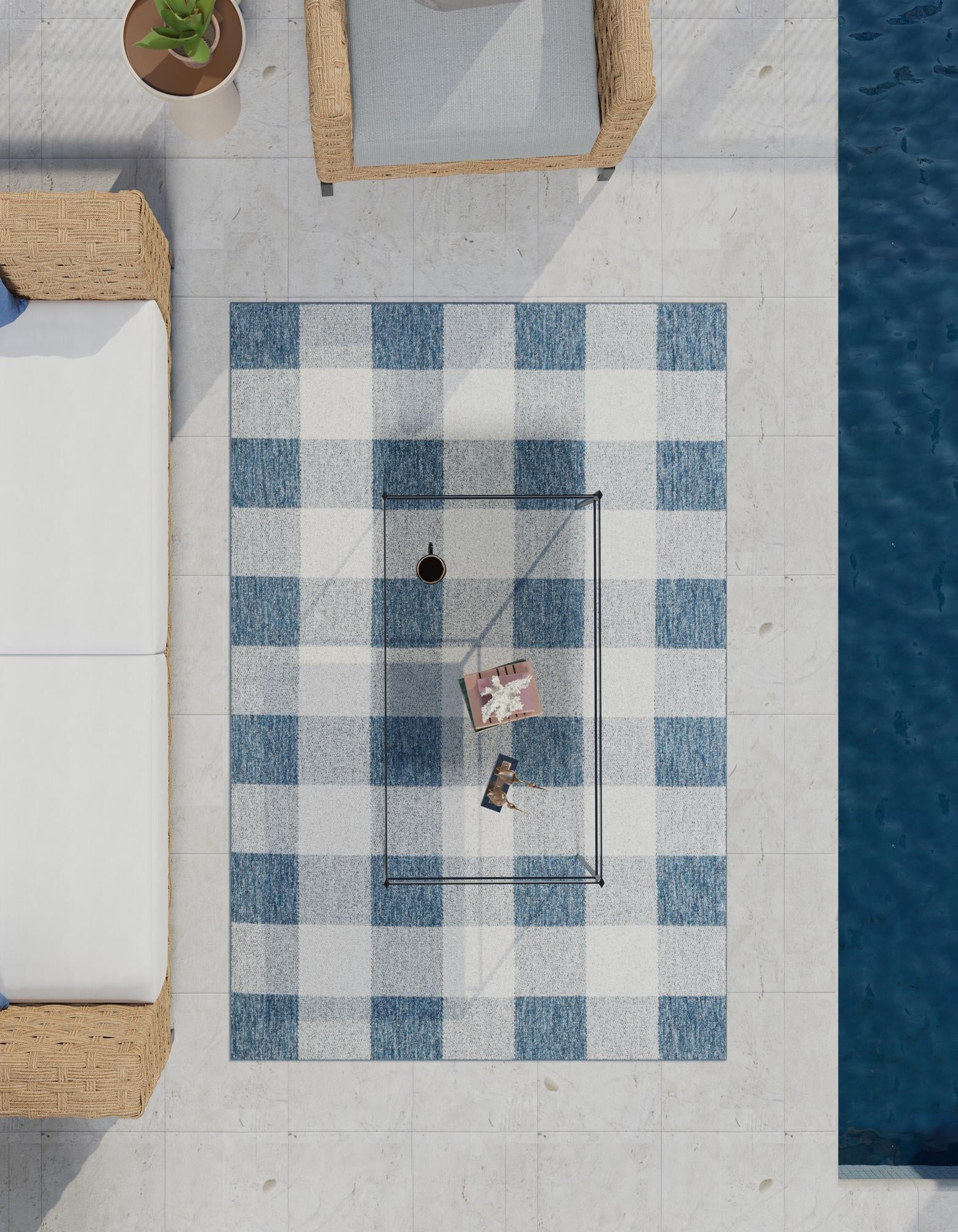 9' x 12' Easy-Clean Checkered Indoor / Outdoor Rug