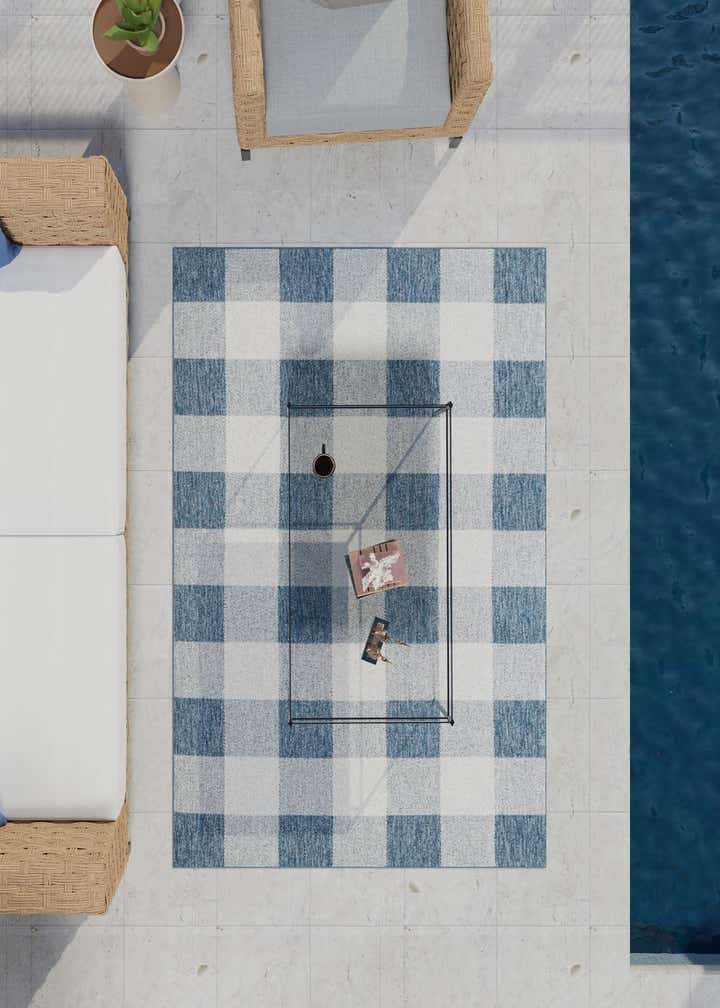 2' x 3' Easy-Clean Checkered Indoor / Outdoor Rug