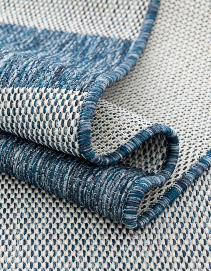 Detail image of 6' x 9' Easy-Clean Checkered Indoor / Outdoor Rug