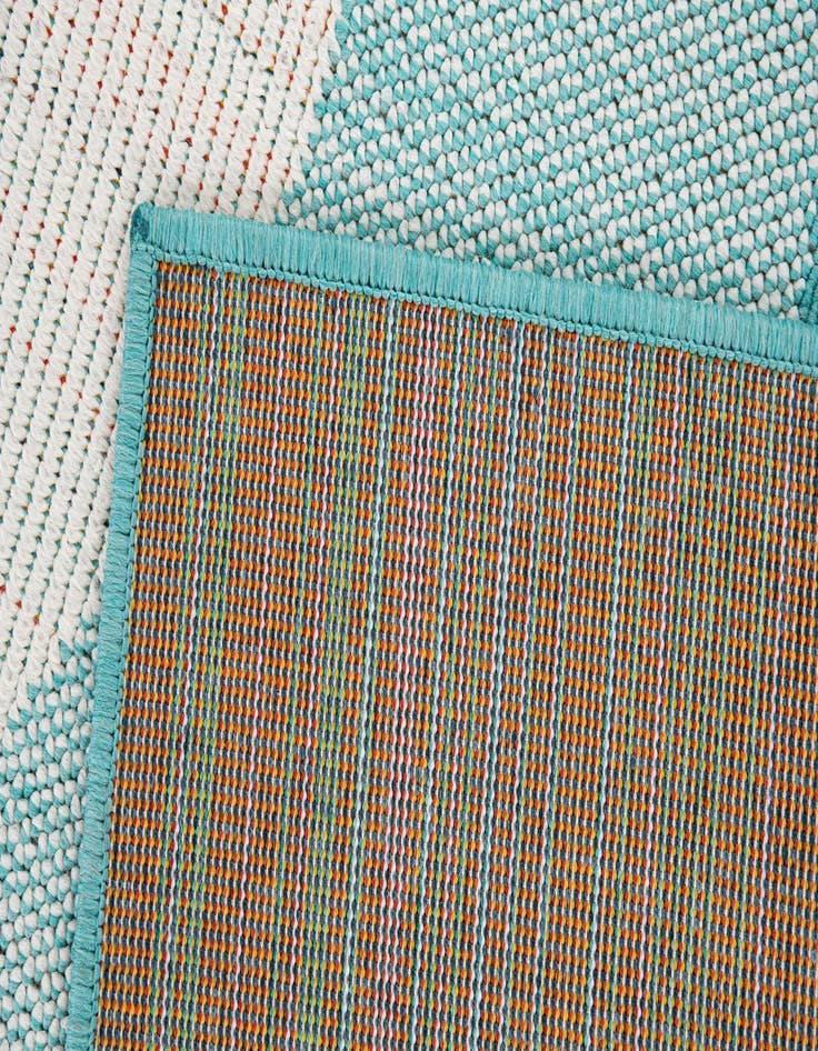 Detail image of 5' 3 x 7' 8  Washable Coastal Indoor / Outdoor Rug