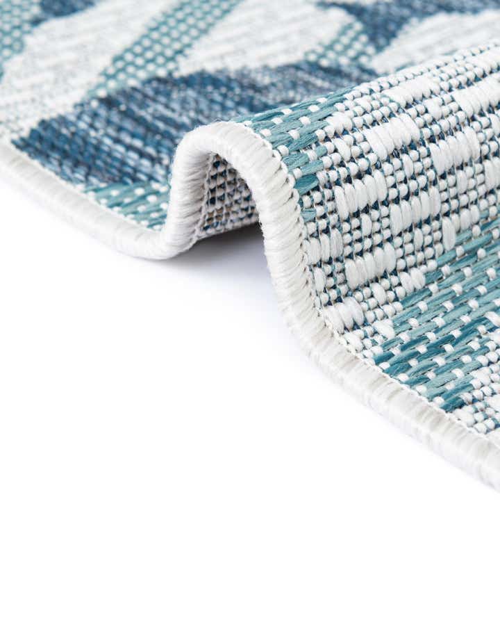 5' 3 x 7' Easy-Clean Coastal Indoor / Outdoor Rug