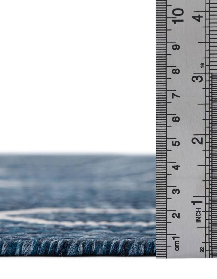 Detail image of 7' 10 x 11' Washable Lattice Indoor / Outdoor Rug