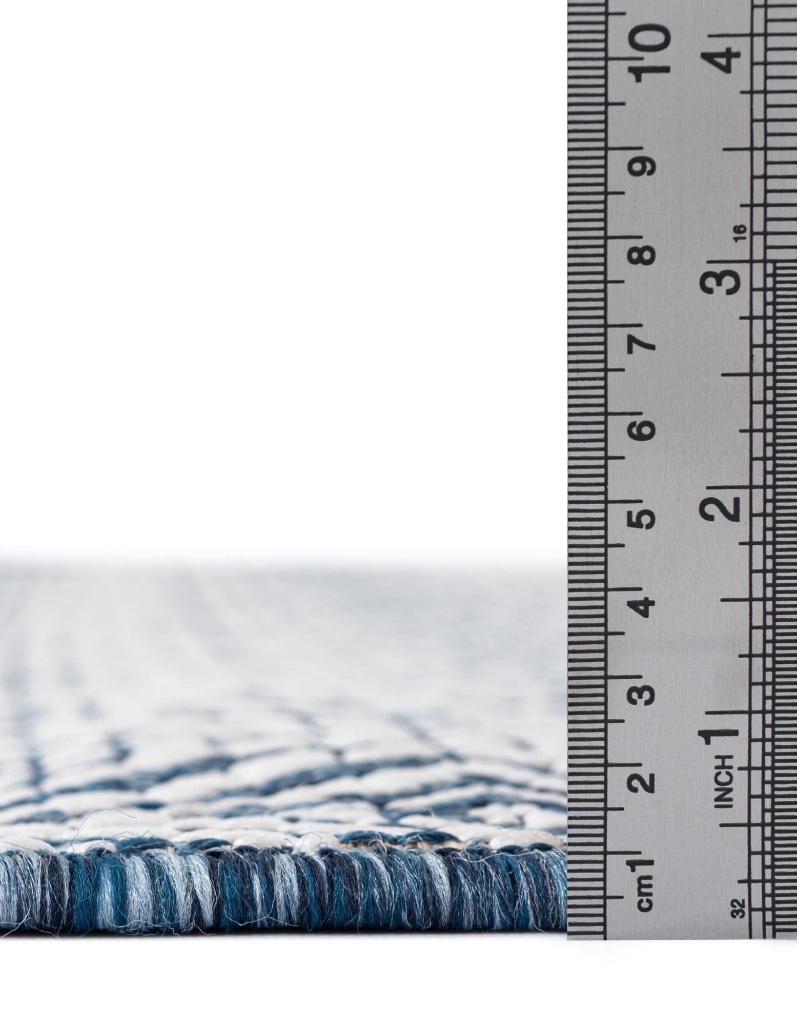 4' x 6' Easy-Clean Lattice Indoor / Outdoor Rug