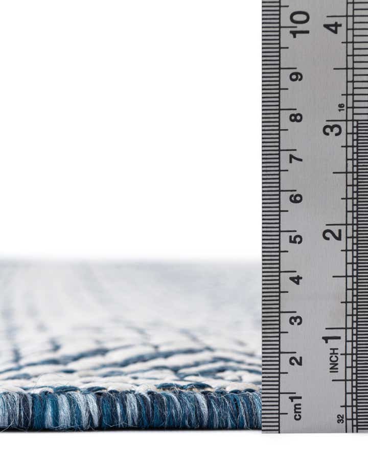 4' x 6' Easy-Clean Lattice Indoor / Outdoor Rug