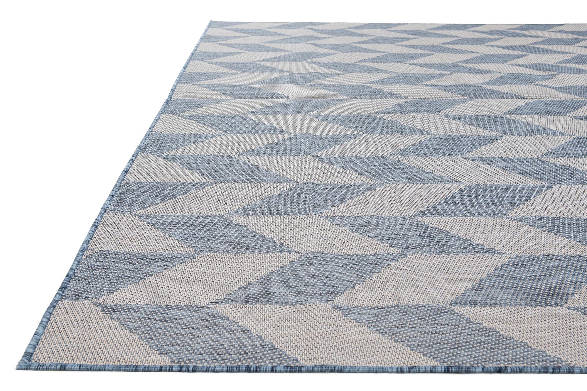 9' 2 x 12' 5 Easy-Clean Modern Indoor / Outdoor Rug