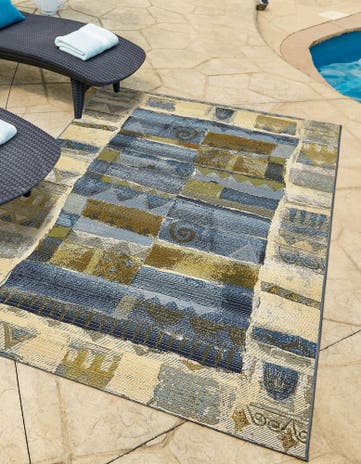8' x 11' 4 Easy-Clean Modern Indoor / Outdoor Rug