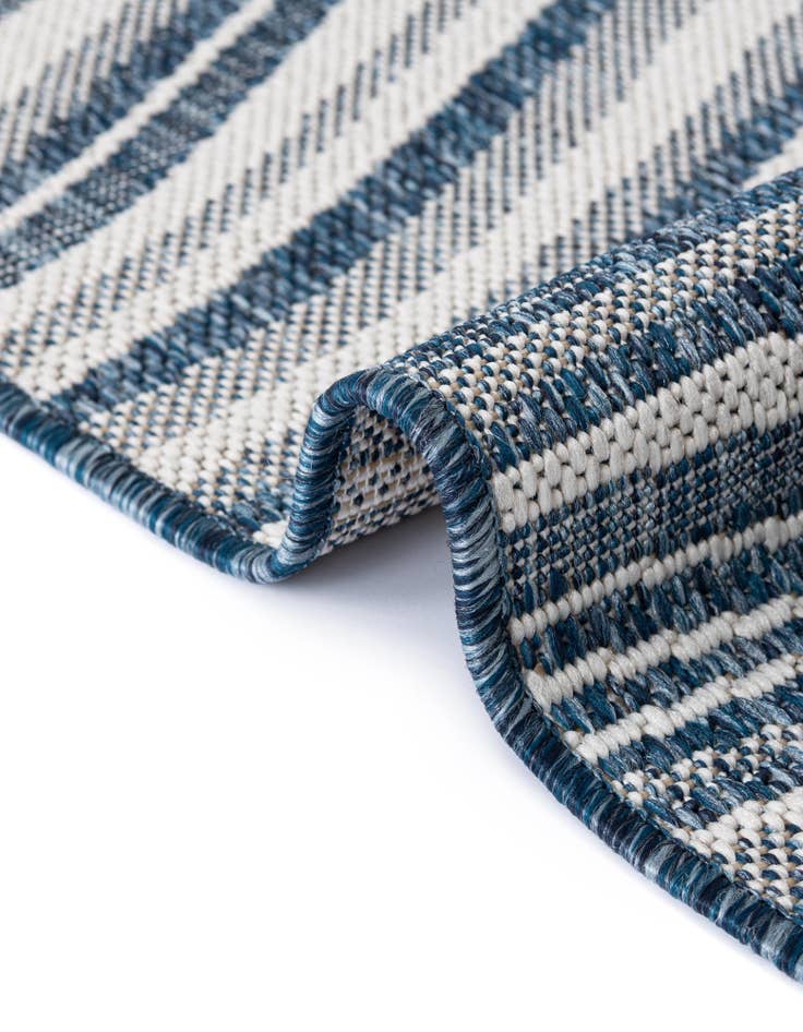 Detail image of 9' x 12'  Washable Modern Indoor / Outdoor Rug