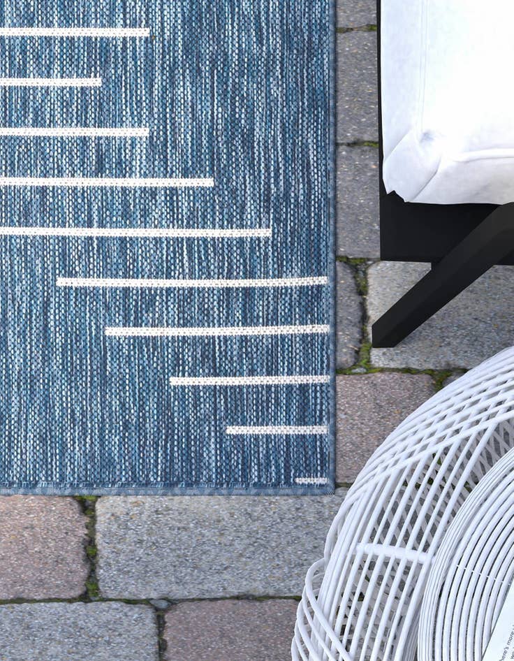 Detail image of 9' x 12'  Washable Modern Indoor / Outdoor Rug
