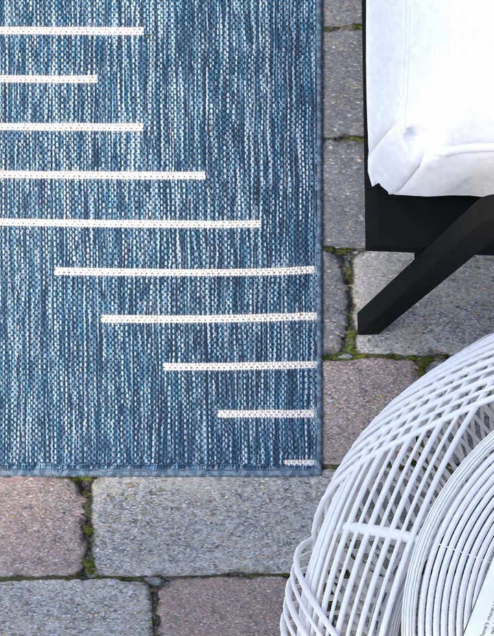 7' x 10' Easy-Clean Modern Indoor / Outdoor Rug