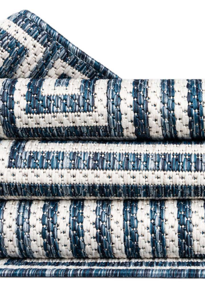 5' 3 x 7' Easy-Clean Modern Indoor / Outdoor Rug