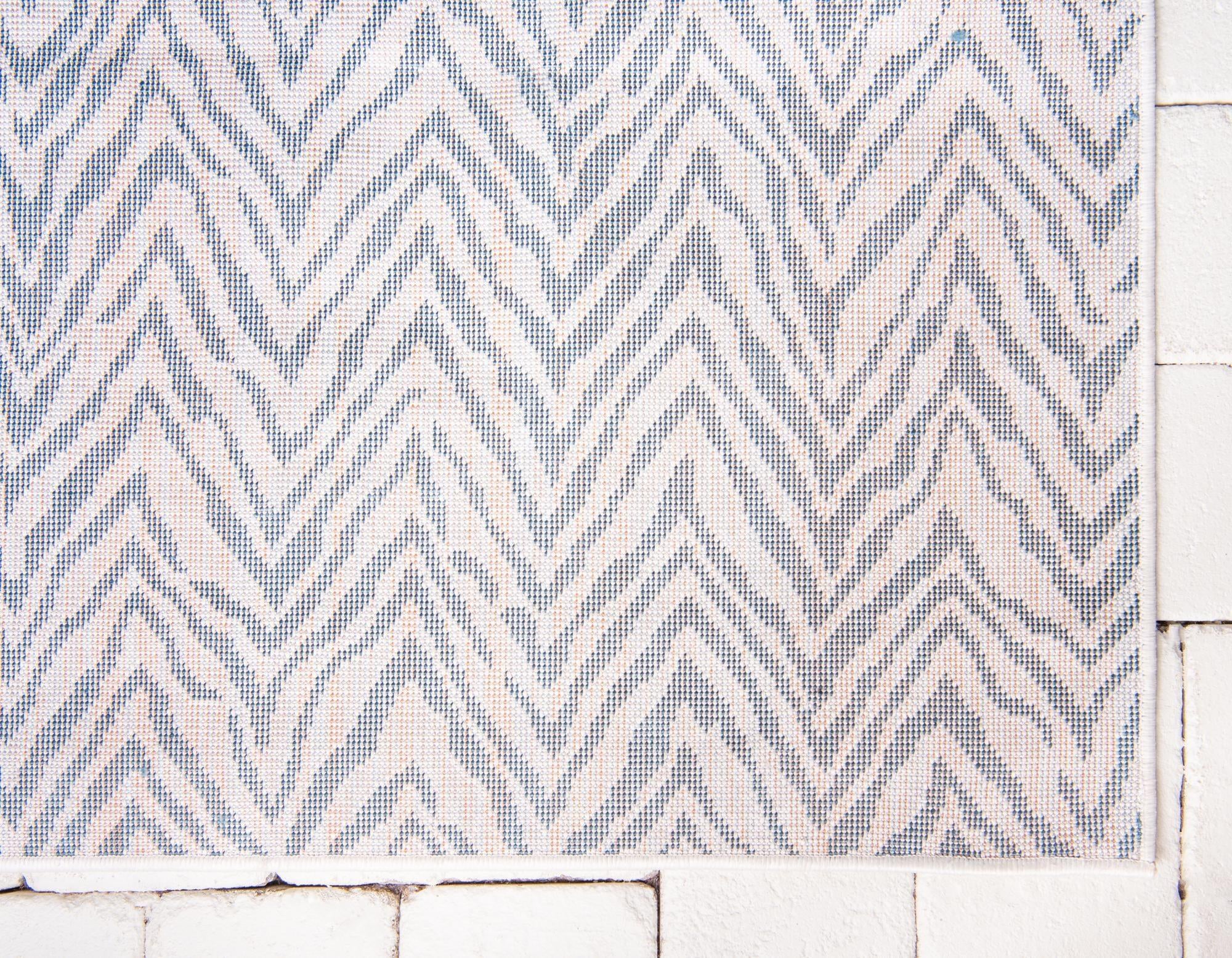 5' x 8' Easy-Clean Oasis Indoor / Outdoor Rug