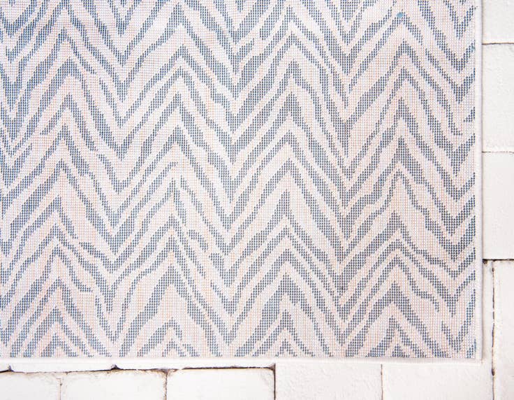 Detail image of 5' x 8' Easy-Clean Oasis Indoor / Outdoor Rug