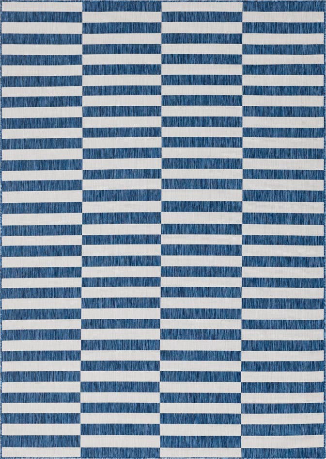 Detail image of 7' 10 x 11' Easy-Clean Ribbon Indoor / Outdoor Rug