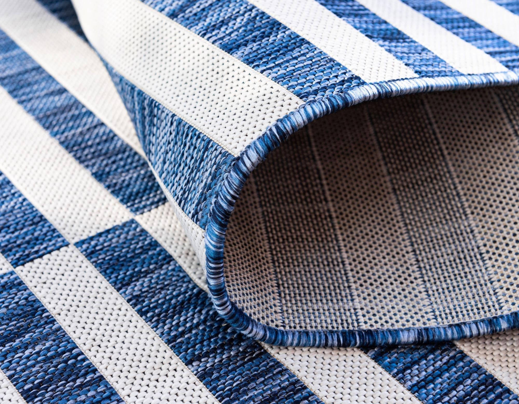 5' 3 x 7' Easy-Clean Ribbon Indoor / Outdoor Rug