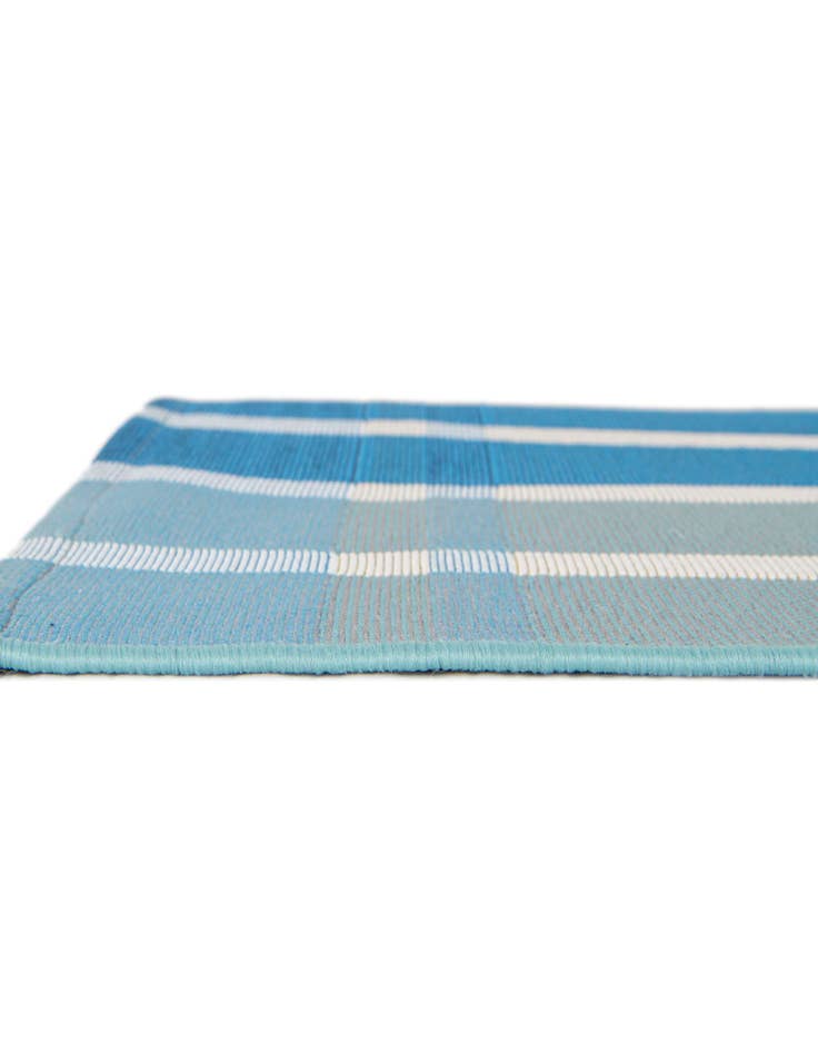 Detail image of 10' x 13' Washable Ribbon Indoor / Outdoor Rug