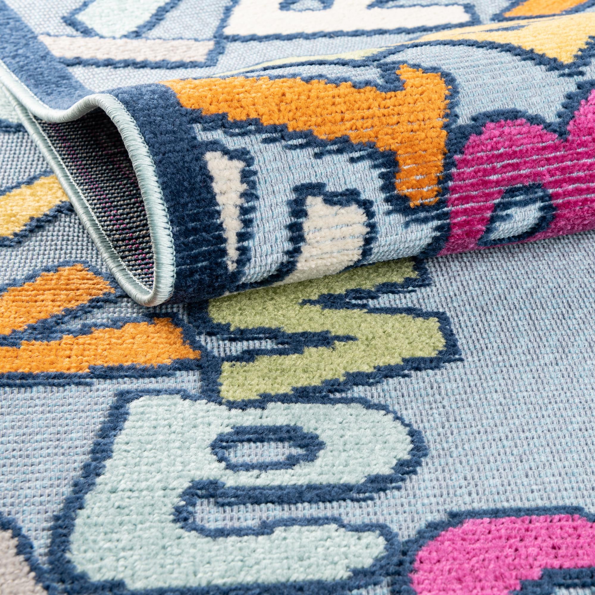 5' 3 x 7' 7 Easy-Clean Indoor / Outdoor Rug