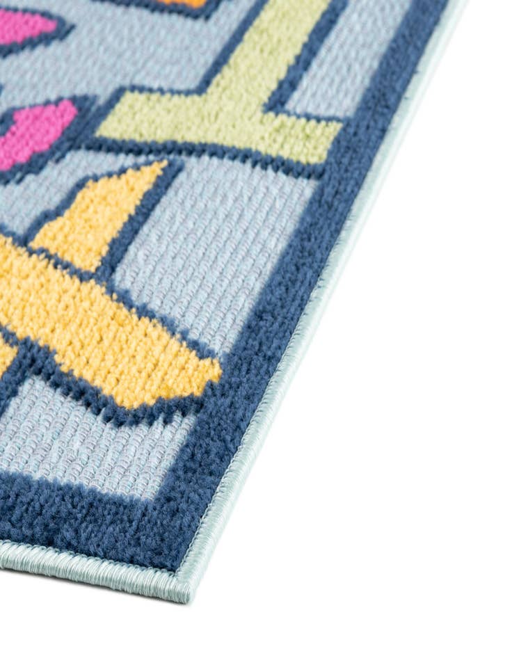 Detail image of 5' 3 x 7' 7  Washable  Indoor / Outdoor Rug