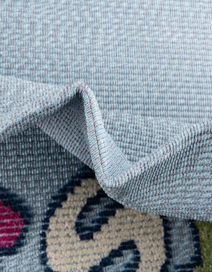 Detail image of 5' 3 x 7' 7  Washable  Indoor / Outdoor Rug