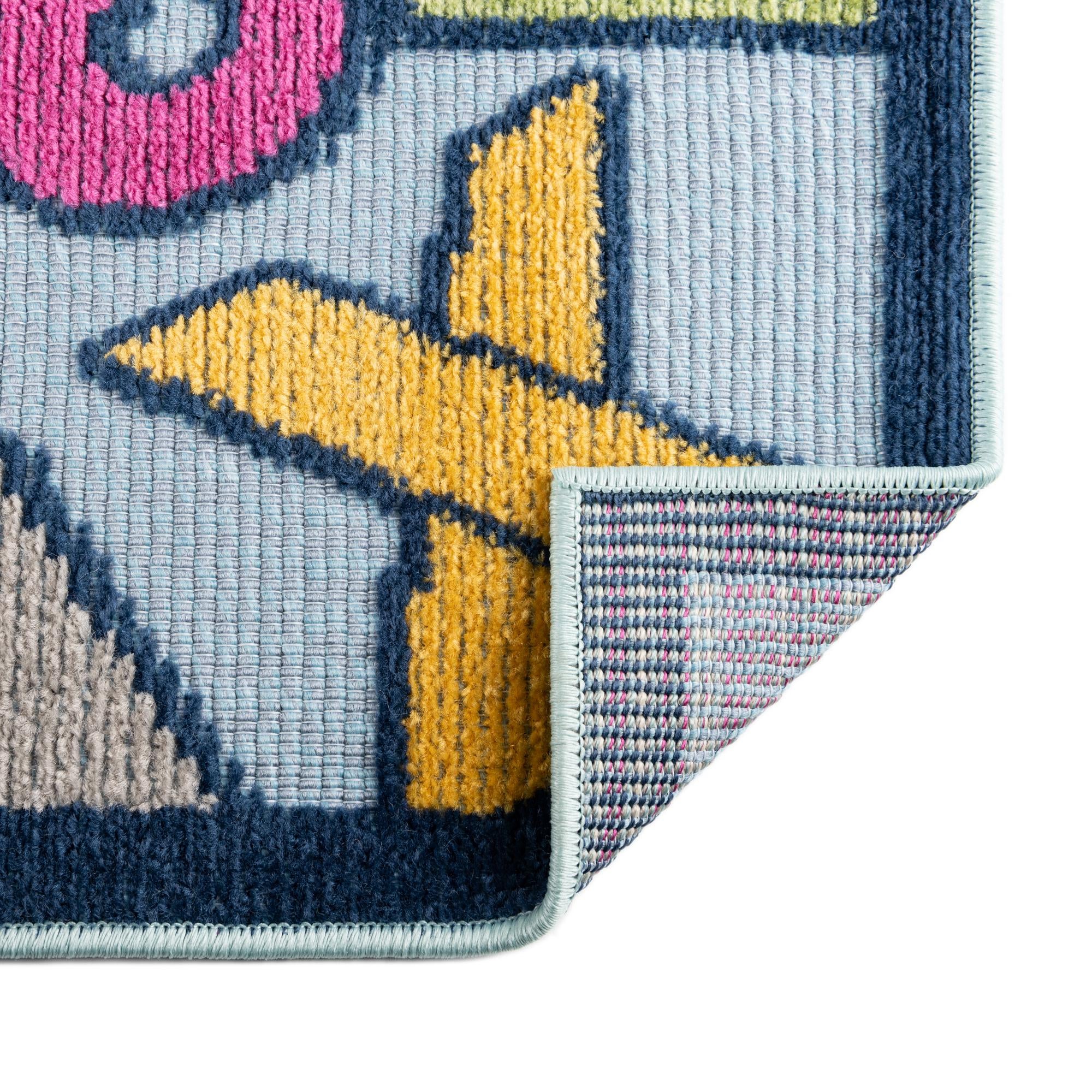 5' 3 x 7' 7 Easy-Clean Indoor / Outdoor Rug