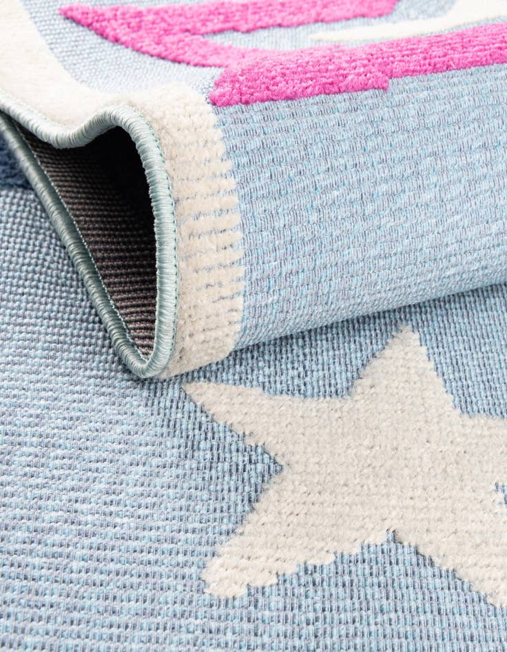 Detail image of 5' 3 x 7' 7  Washable  Indoor / Outdoor Rug