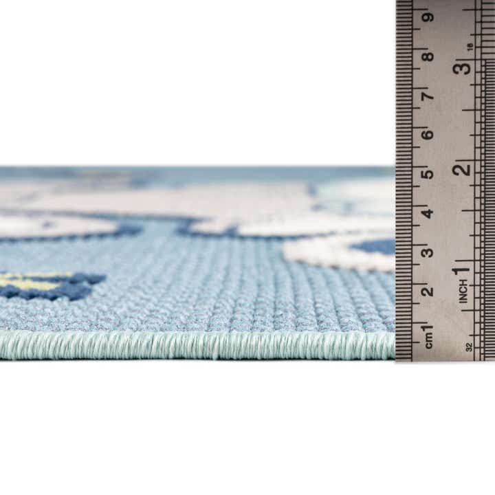 5' 3 x 7' 7 Easy-Clean Indoor / Outdoor Rug