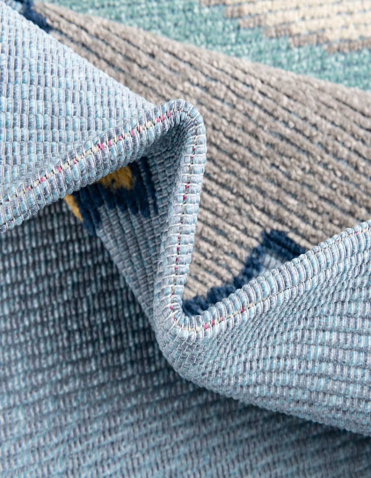 Detail image of 5' 3 x 7' 7  Washable  Indoor / Outdoor Rug