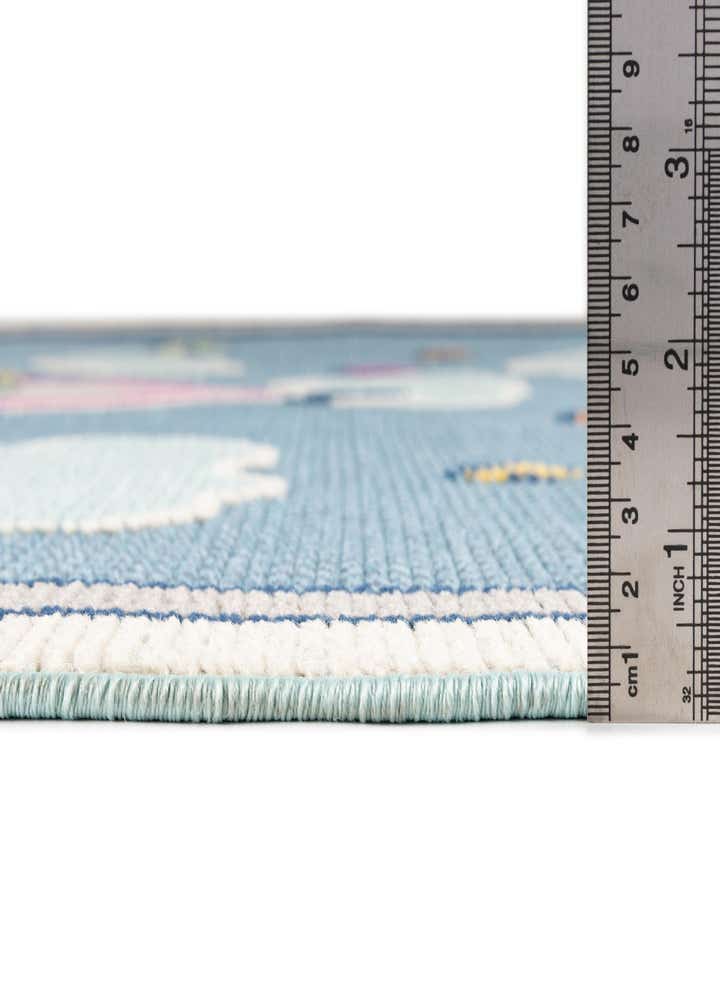 5' 3 x 7' 7 Easy-Clean Indoor / Outdoor Rug