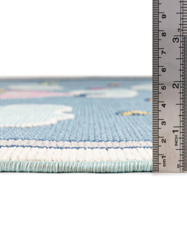 Detail image of 5' 3 x 7' 7  Washable  Indoor / Outdoor Rug