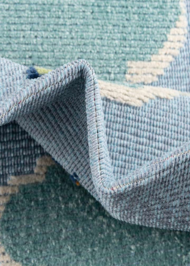 5' 3 x 7' 7 Easy-Clean Indoor / Outdoor Rug