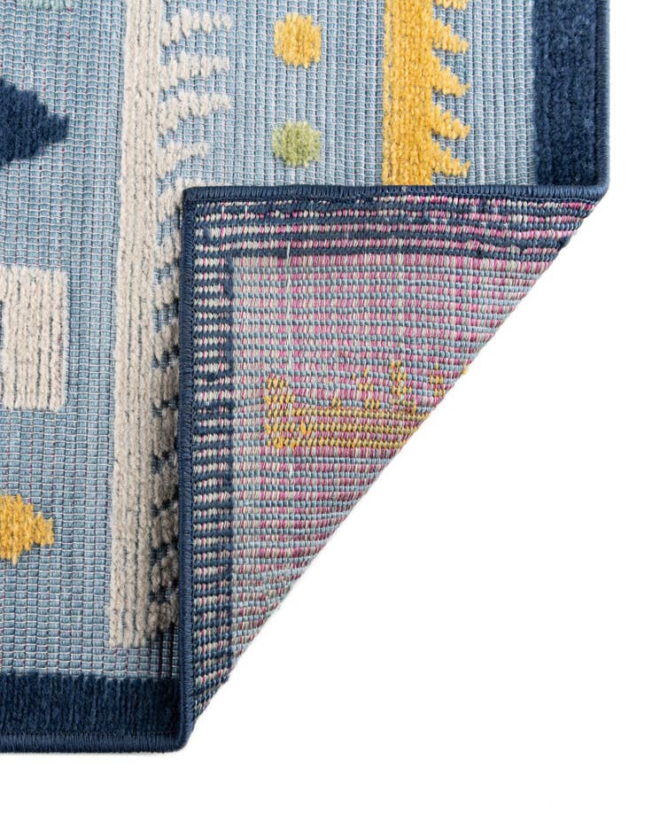 Detail image of 4' 7 x 7' 3  Washable  Indoor / Outdoor Rug