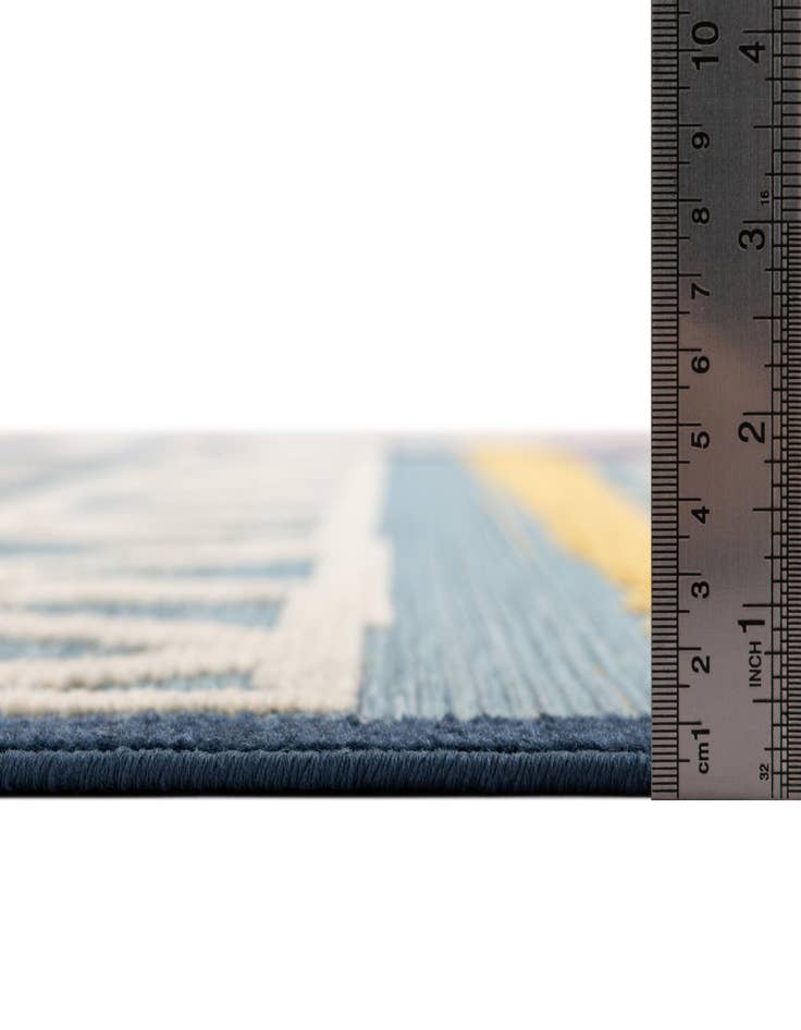 Detail image of 7' 3 x 9' 10  Washable  Indoor / Outdoor Rug