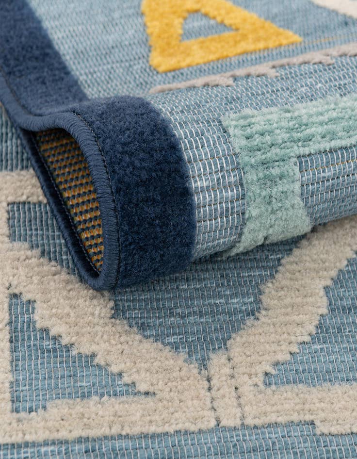 Detail image of 7' 3 x 9' 10  Washable  Indoor / Outdoor Rug
