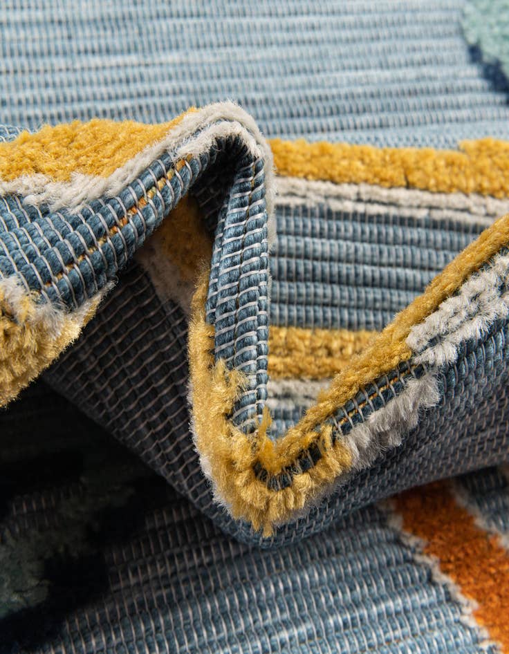 Detail image of 5' x 7' 7  Washable  Indoor / Outdoor Rug