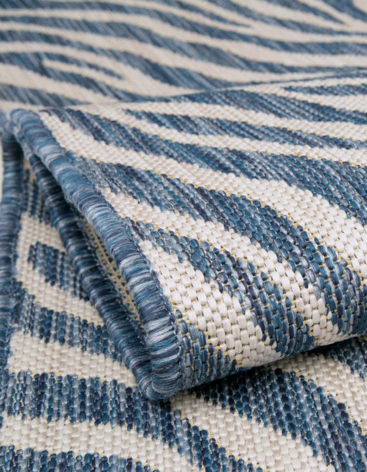 Detail image of 3' x 5' 3 Easy-Clean Safari Indoor / Outdoor Rug