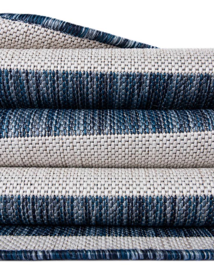 Detail image of 5' 3 x 7' Easy-Clean Striped Indoor / Outdoor Rug