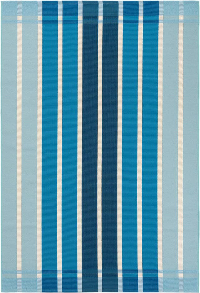 Detail image of 5' 3 x 8' Easy-Clean Striped Indoor / Outdoor Rug