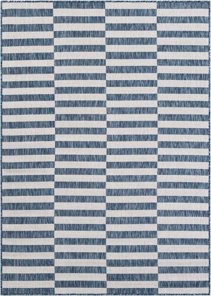 5' 3 x 7' Easy-Clean Striped Indoor / Outdoor Rug